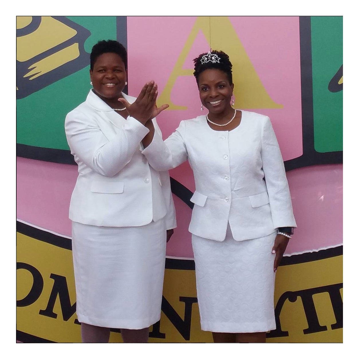 The Ladies of Alpha Kappa Alpha Sorority, Inc. Paint Atlanta Pink and Green